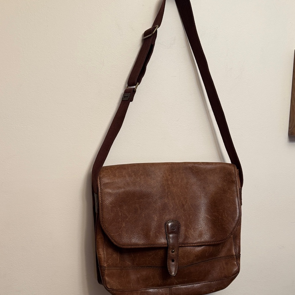 Timberland Brown Leather women’s  Messenger Bag